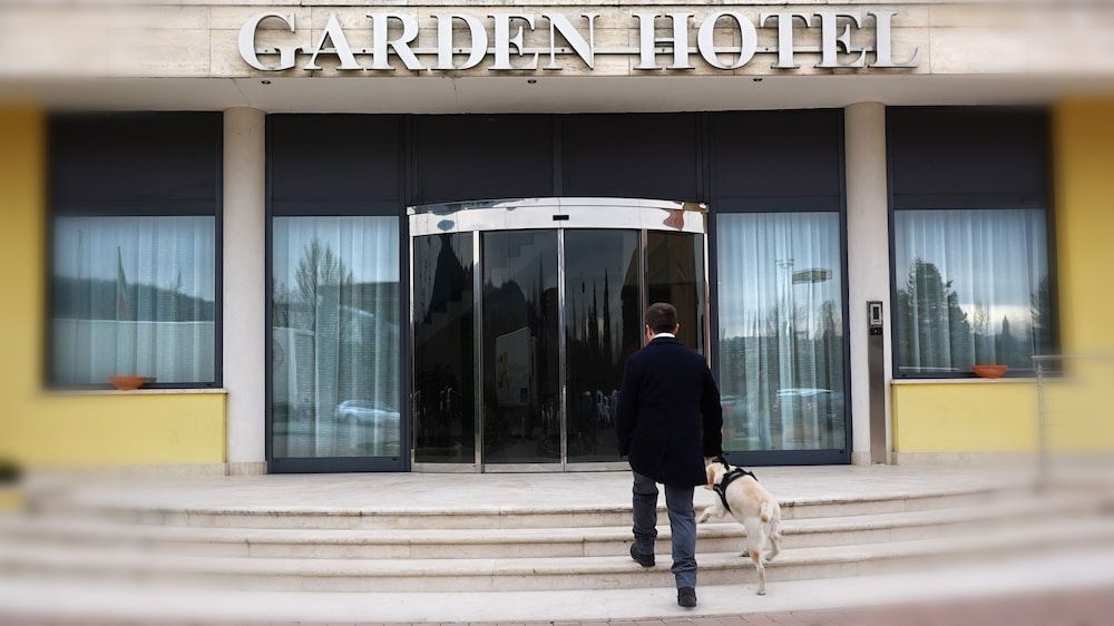Garden Hotel1