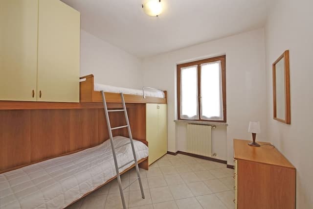 Classic Apartment, 2 Bedrooms, Partial Lake View