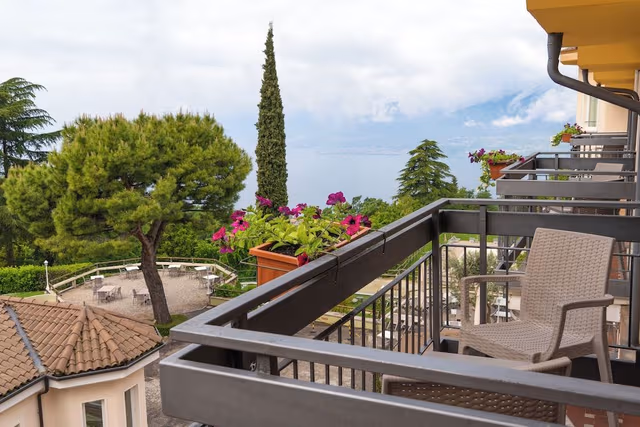 Superior Double Room, Balcony, Partial Lake View