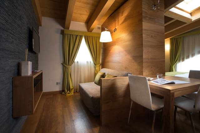 Deluxe Suite, Balcony
