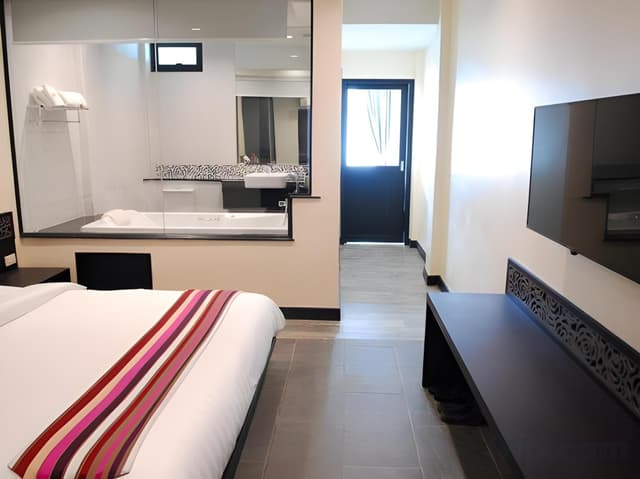 Standard Suite with River View