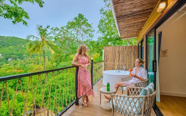 Tree Top Nest Seaview (Deluxe Bungalow with Sea View)
