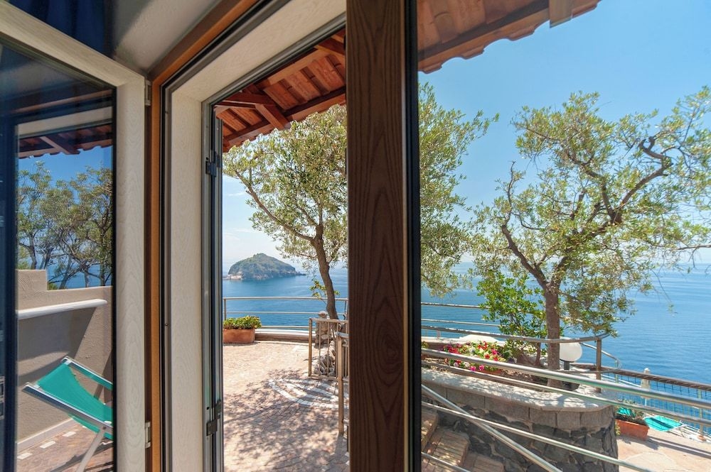 Punta Chiarito Resort0