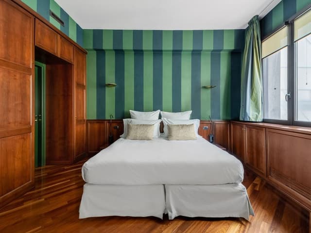 XL Studio with Kitchenette and Sofa Bed