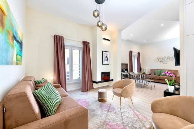 Deluxe Apartment, City View
