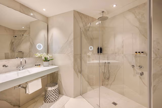Deluxe Room (Grand)