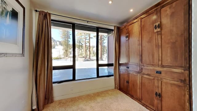 Condo, 2 Bedrooms