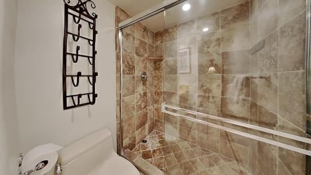 Condo, 2 Bedrooms