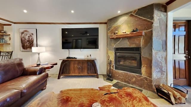 Condo, 2 Bedrooms