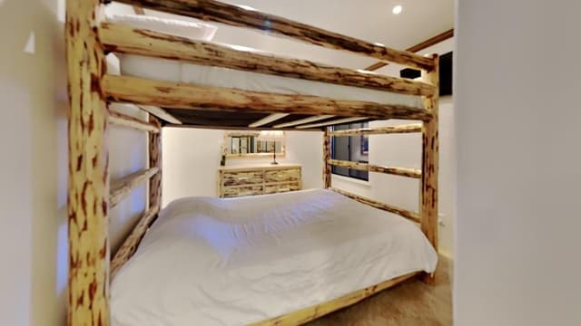 Condo, 2 Bedrooms