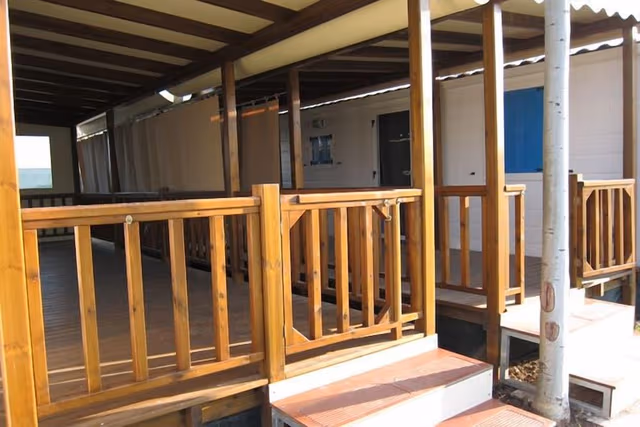 Bungalow, Patio