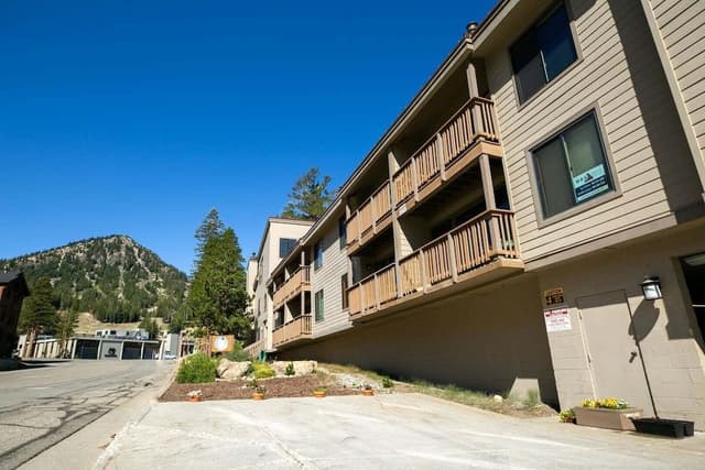 Condo, 2 Bedrooms