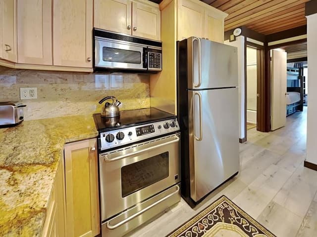 Condo, 2 Bedrooms