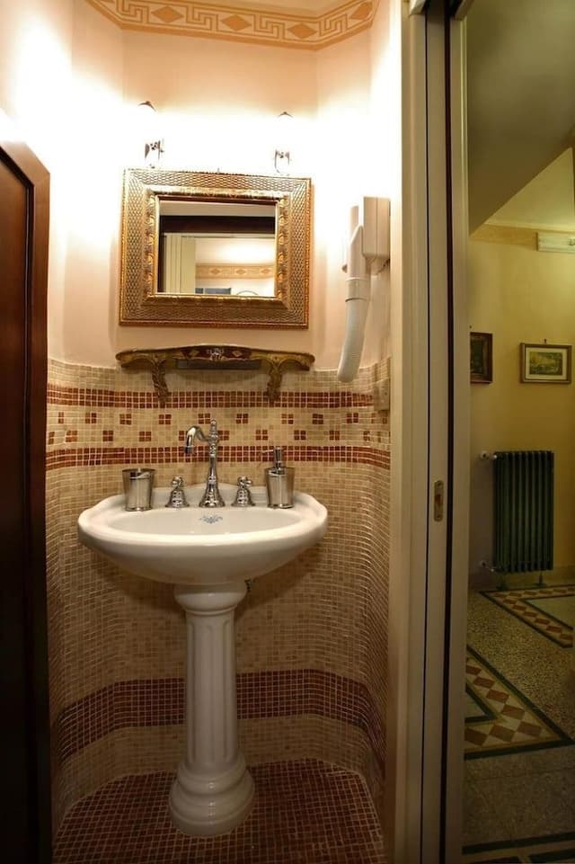 Basic Twin Room