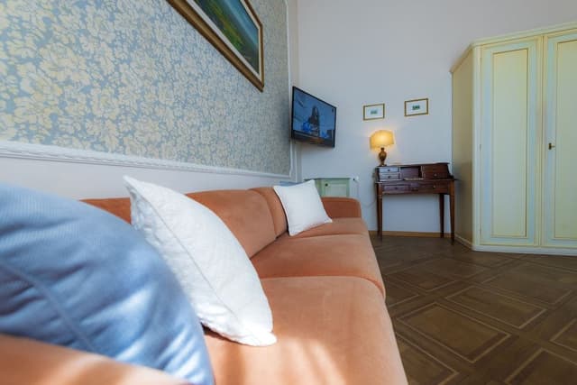 Deluxe Double Room (Sofa bed)