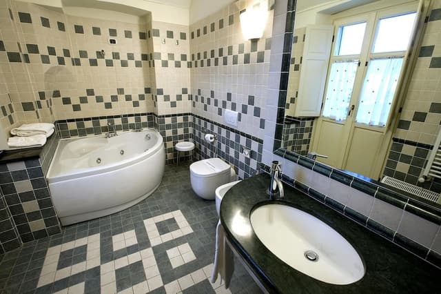 Suite (2 people)