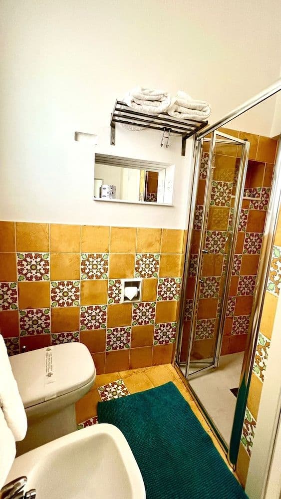 Deluxe Room, 1 Bedroom, Refrigerator, Courtyard Area