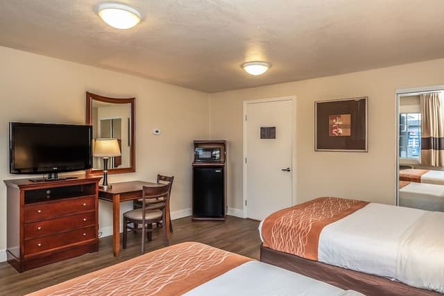 Room, 2 Queen Beds, Non Smoking