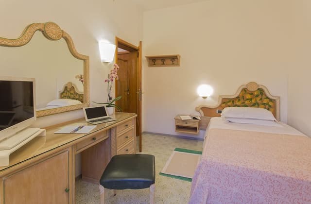 Classic Single Room