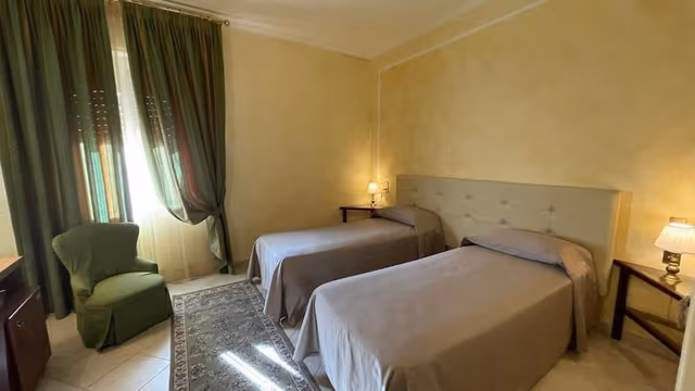 Standard Twin Room