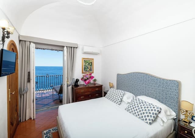 Classic Room with Double Bed or 2 Single Beds, Front or Side Sea View