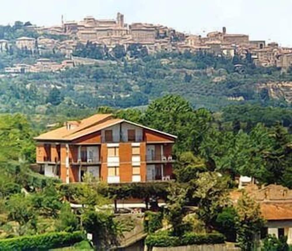 Hotel Sangallo0