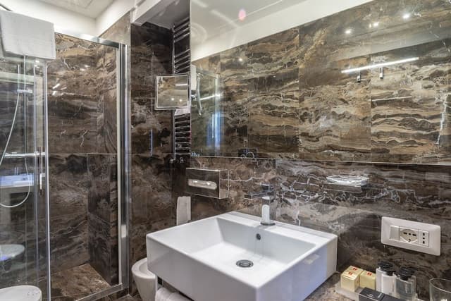 Deluxe Triple Room, City View