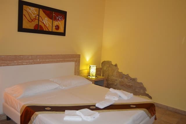 Double or Twin Room, Patio (Gialla)