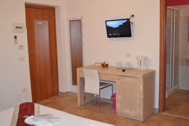 Double or Twin Room, Patio (Fuxia)