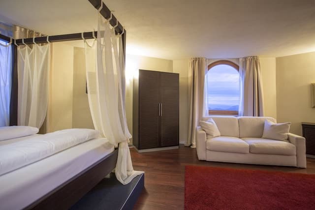 Quadruple Room (Love)