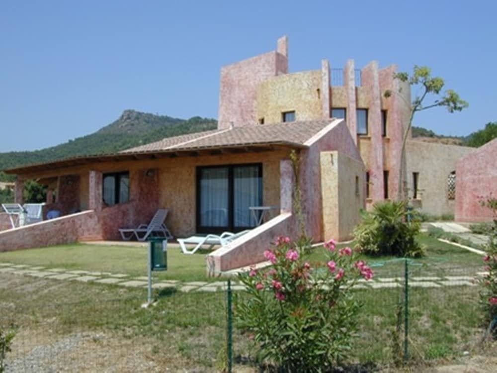 Il Borgo di Porto Corallo2