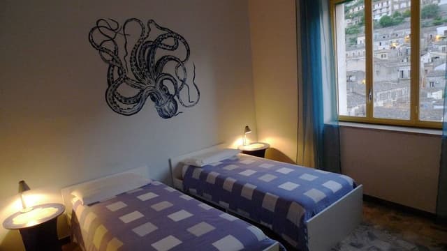 Classic Twin Room, 2 Twin Beds, Ensuite, City View