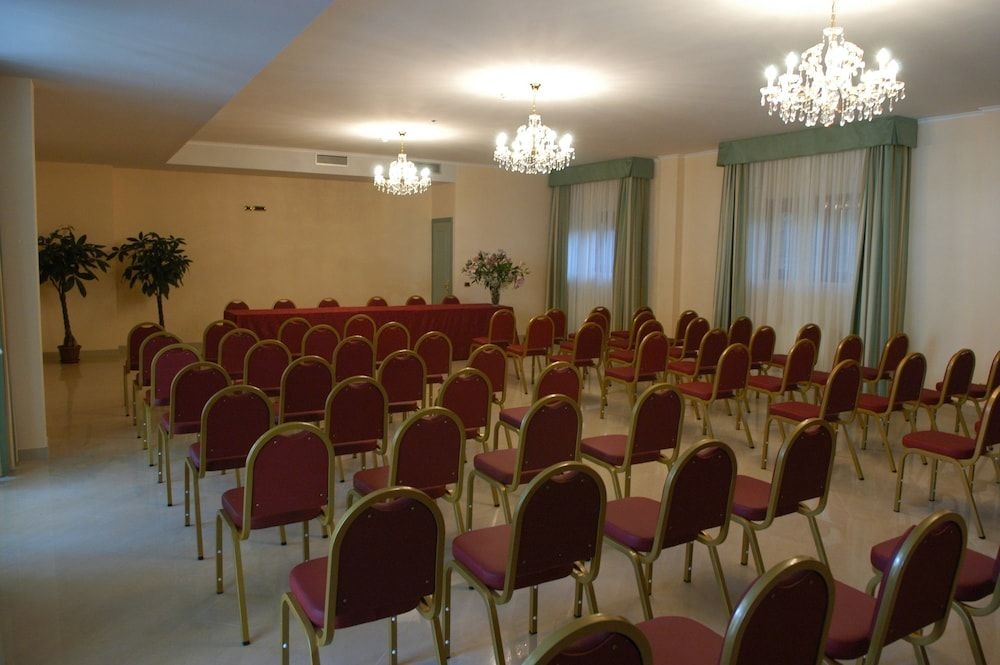Pilgrim's Hotel2