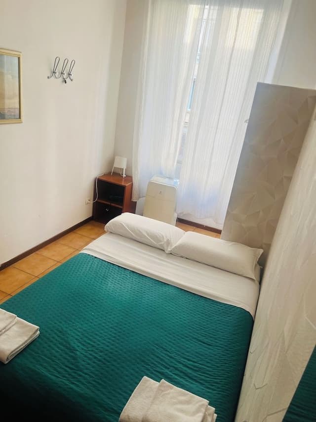 Economy Single Room, Shared Bathroom