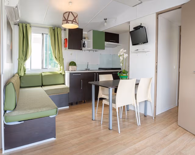 Mobile Home, Multiple Beds (Gaia)