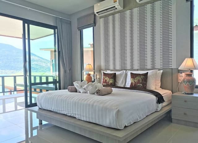 Deluxe Sea View Room