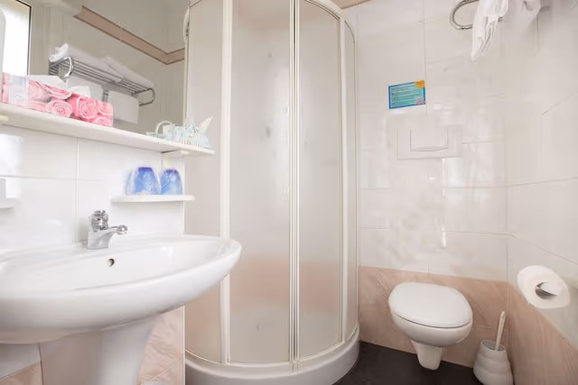 Room, Sea View