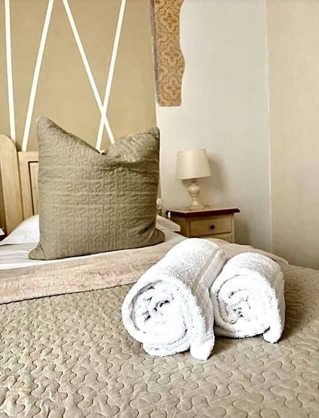 Economy Double Room, 1 Queen Bed, Refrigerator, Courtyard Area