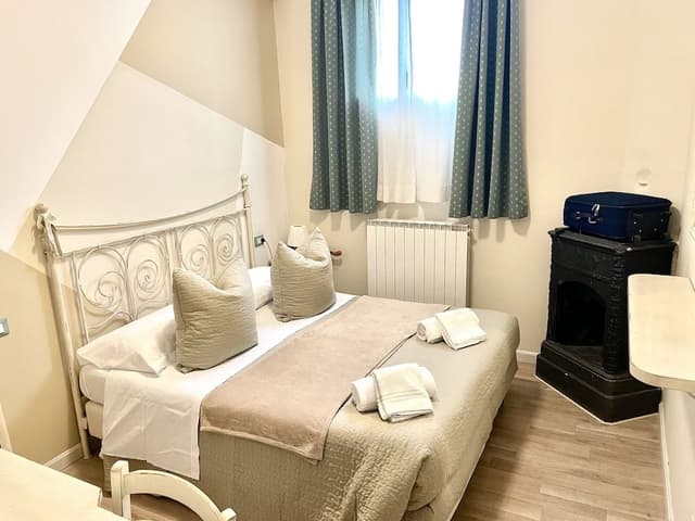 Economy Double Room, 1 Queen Bed, Refrigerator, Courtyard Area