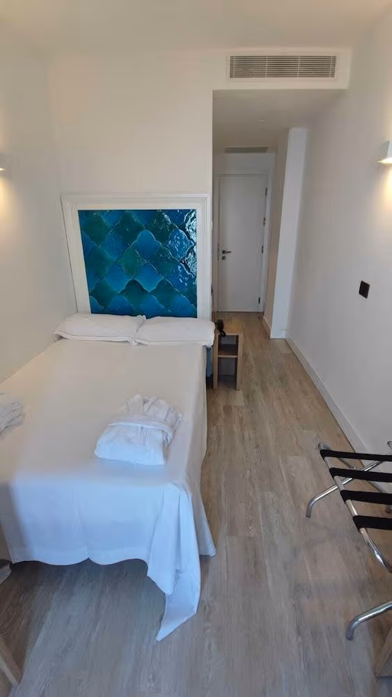 Basic Single Room, 1 Twin Bed, Balcony, Sea View