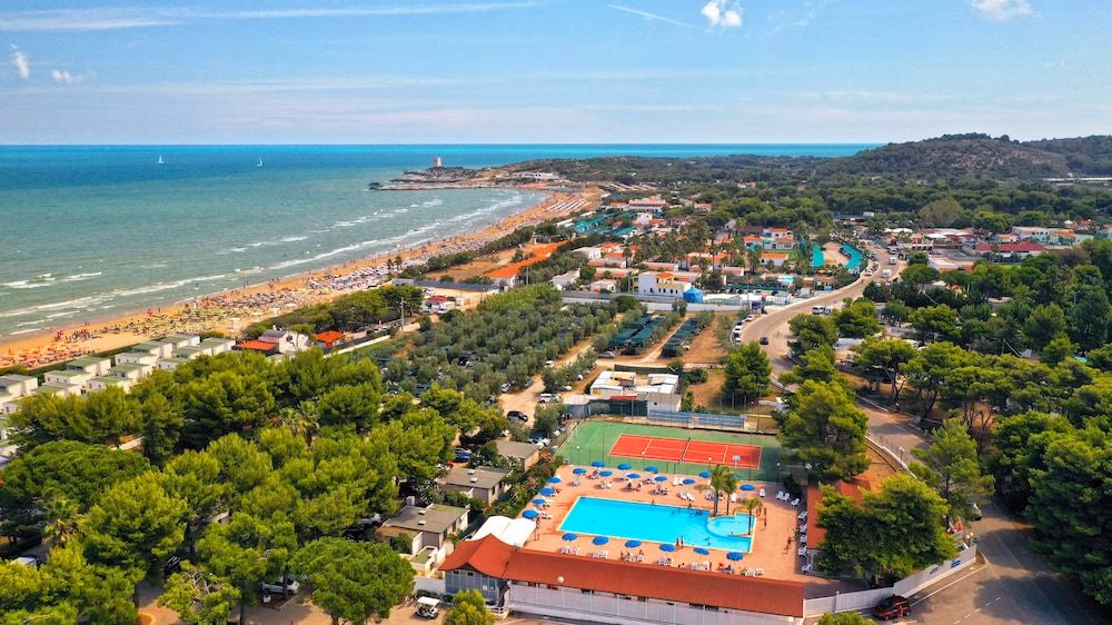 Villaggio Le Diomedee0
