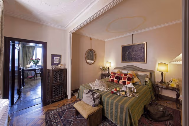 Suite (Grand Canal View)