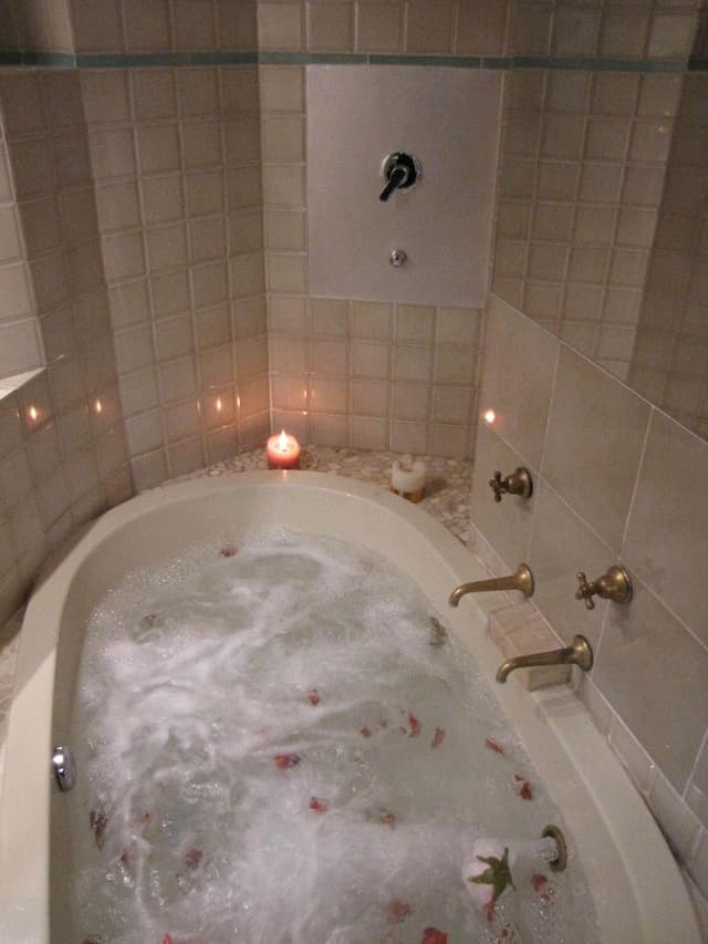 Deluxe Suite, Hot Tub