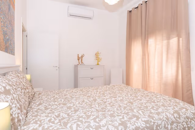 City Apartment, 2 Bedrooms, Balcony, Garden View (Via Parsano 6 B)