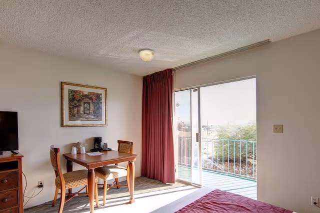 Double Room, Mountain View, Corner (*Pet Friendly)