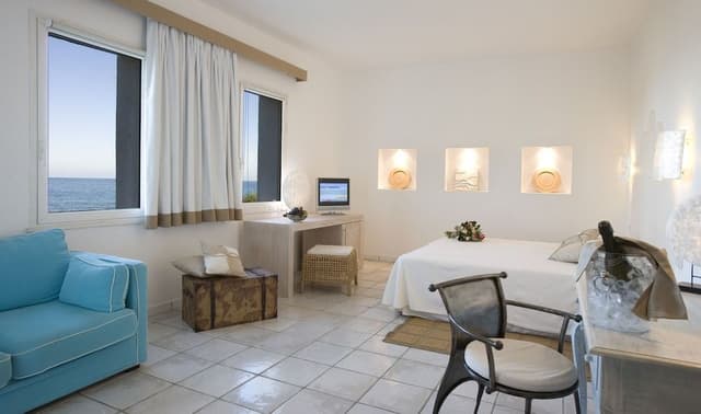 Suite, Sea View