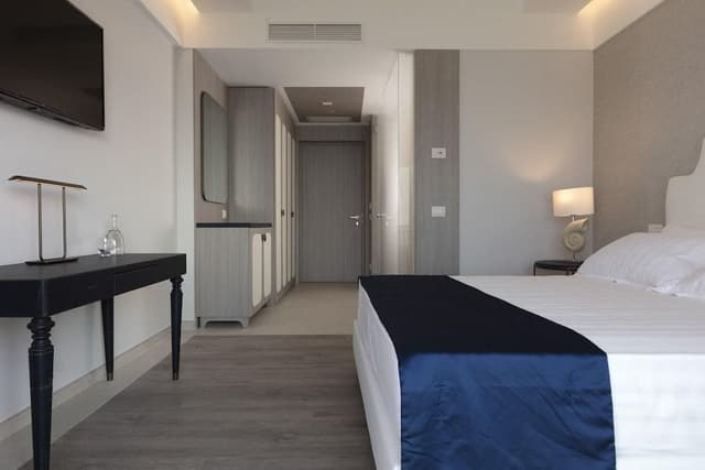 Deluxe Double or Twin Room, Sea View
