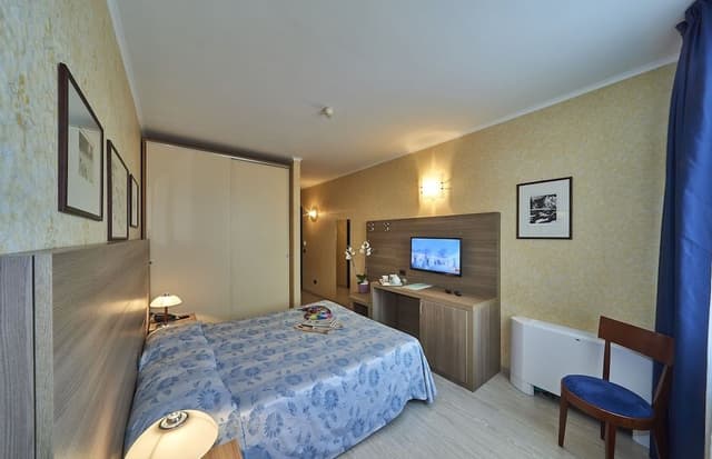 Double Room Single Use, City View