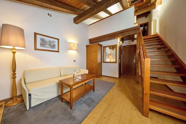 Suite, Lake View