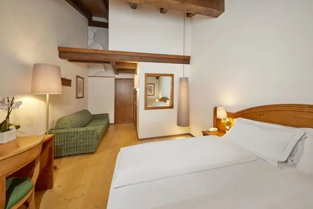 Superior Room, Lake View